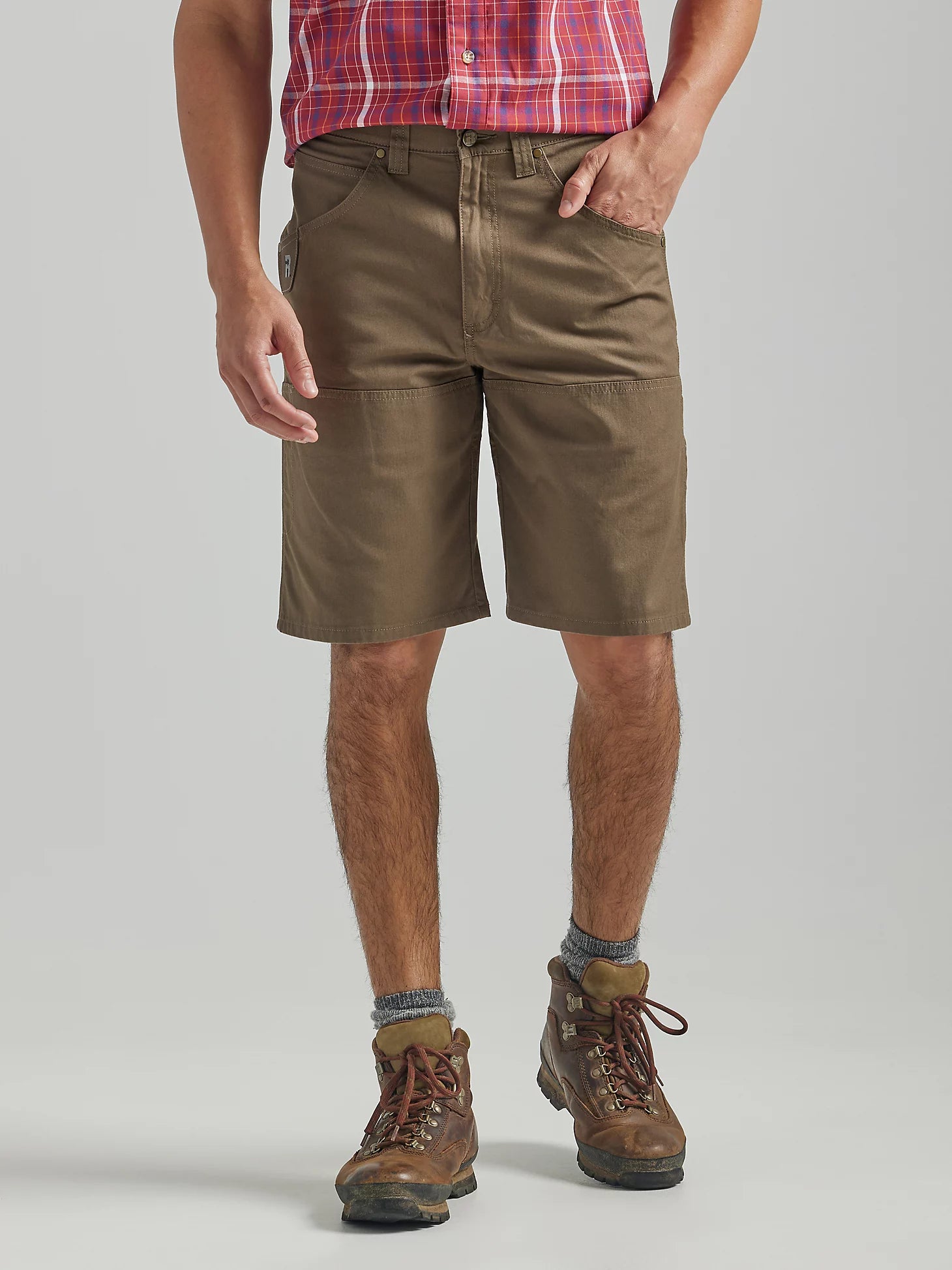 Wrangler® Riggs Workwear® Utility Relaxed Short In Light Brown Size 42