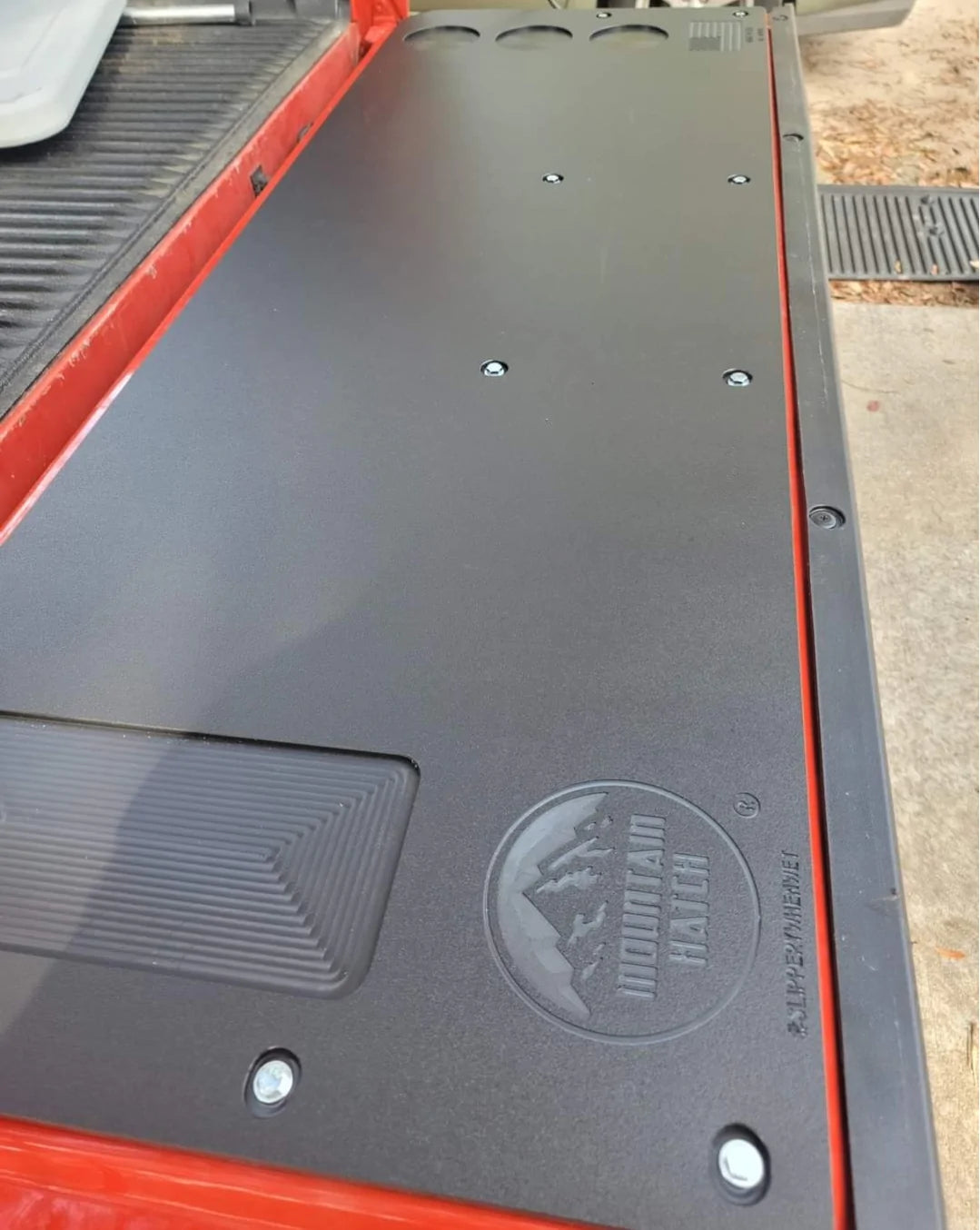 MOUNTAIN HATCH TOYOTA TUNDRA (2007-2021)